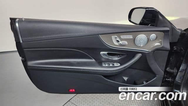 Mercedes-Benz E-Class 2019 — Photo 4/34