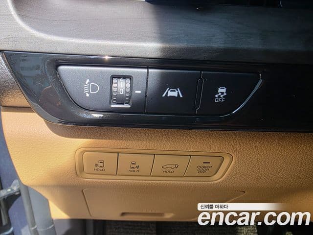Kia Carnival 2022 — Şəkil 17/20