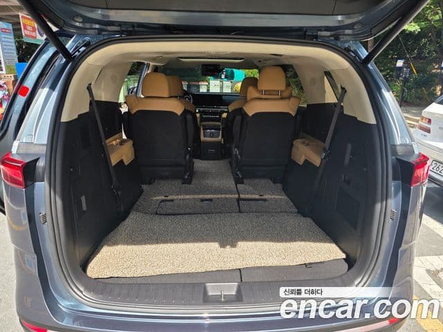 Kia Carnival 2022 — Şəkil 18/20