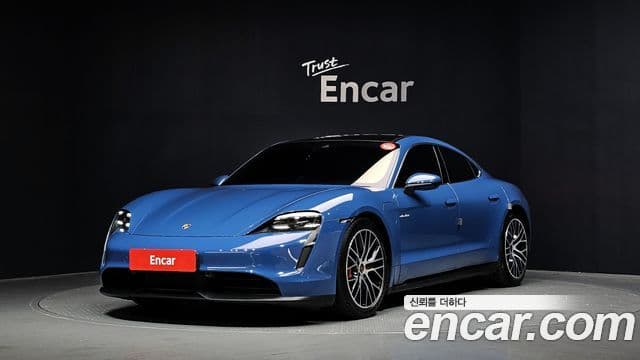 Porsche Taycan 2021 — ფოტო 17/36