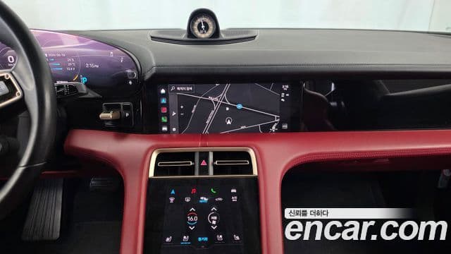 Porsche Taycan 2021 — ფოტო 32/36