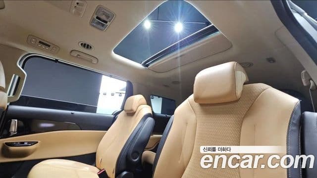 Kia Carnival 2020 — Фото 16/20