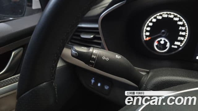 Genesis G70 2021 — ფოტო 18/20