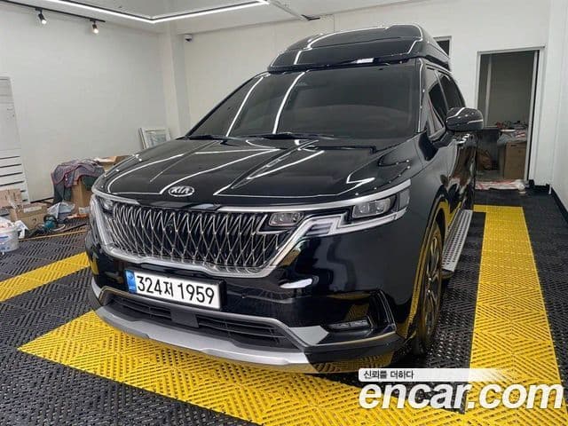 Kia Carnival 2021 — Фото 1/18