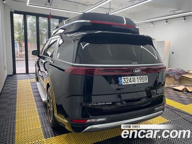 Kia Carnival 2021 — Фото 4/18
