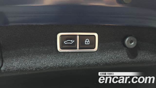 Genesis G70 2024 — ფოტო 23/32