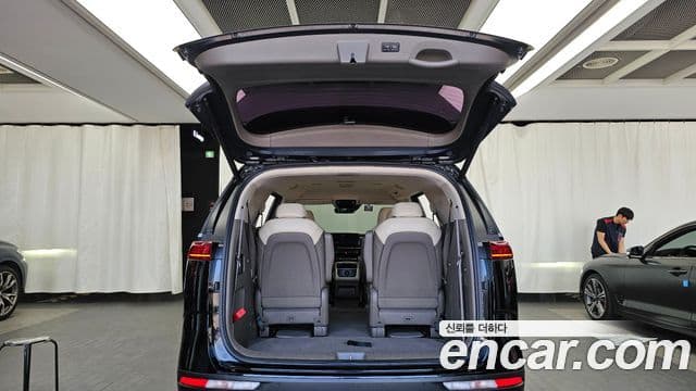 Kia Carnival 2021 — фото 20 из 20