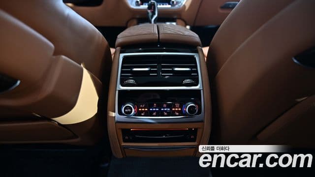 BMW 7 Series 2019 — ფოტო 16/20
