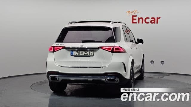 Mercedes-Benz GLE-Class 2021 — ფოტო 3/20