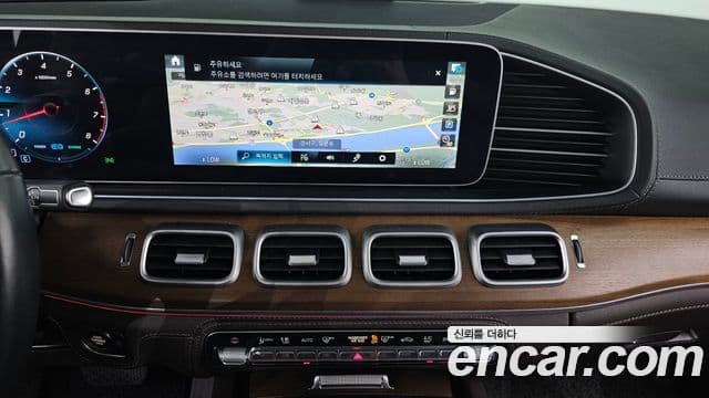 Mercedes-Benz GLE-Class 2021 — ფოტო 13/20