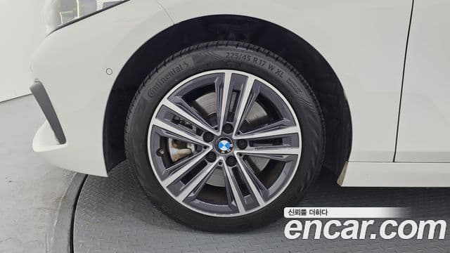 BMW 1 Series 2022 — ფოტო 5/20