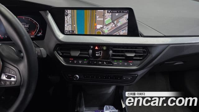 BMW 1 Series 2022 — ფოტო 14/20