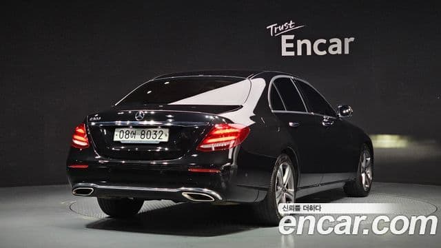 Mercedes-Benz E-Class 2018 — Şəkil 2/20