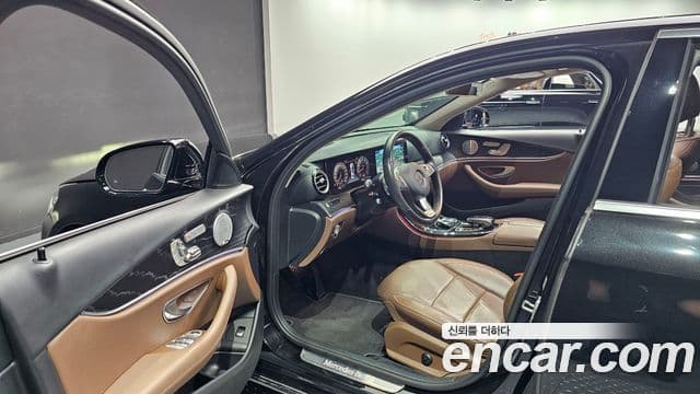 Mercedes-Benz E-Class 2018 — Şəkil 10/20