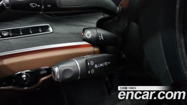 Mercedes-Benz E-Class 2018 — Şəkil 19/20
