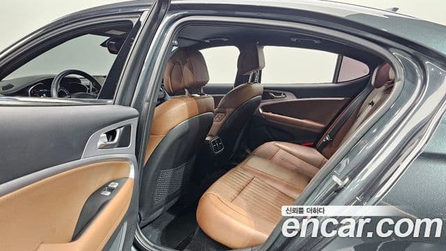 Genesis G70 2019 — ფოტო 10/20