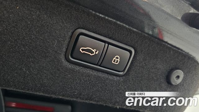Genesis G70 2019 — ფოტო 15/20