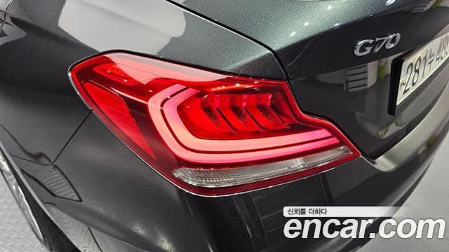 Genesis G70 2019 — Photo 8/30