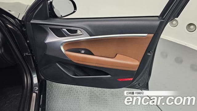 Genesis G70 2019 — Photo 25/30