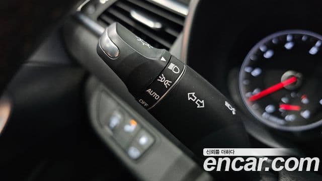 Genesis G70 2019 — Photo 15/30
