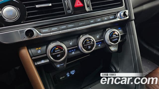 Genesis G70 2019 — Photo 17/30