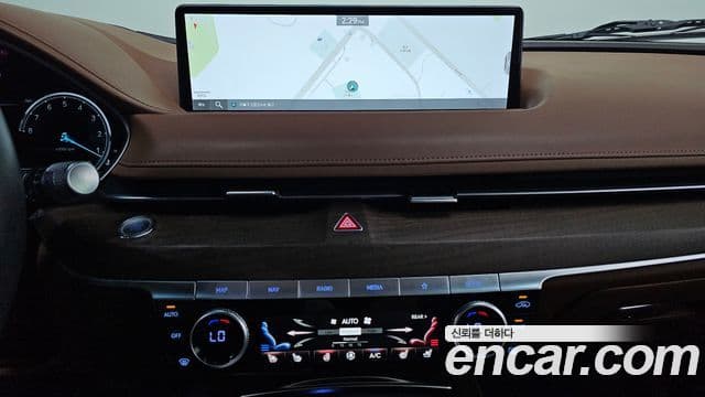 Genesis Electrified G80 2022 — Şəkil 15/20