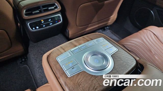 Genesis Electrified G80 2022 — Şəkil 18/20