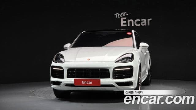 Porsche Cayenne 2023 — Фото 1/20