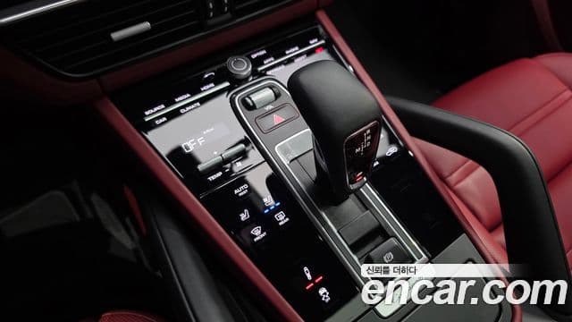 Porsche Cayenne 2023 — Фото 12/20