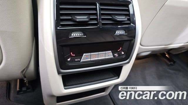 BMW X5 2021 — ფოტო 18/20