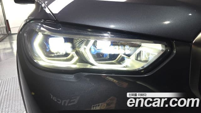 BMW X5 2021 — Photo 23/33
