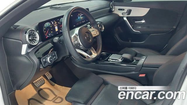 Mercedes-Benz CLA-Class 2023 — Şəkil 13/17