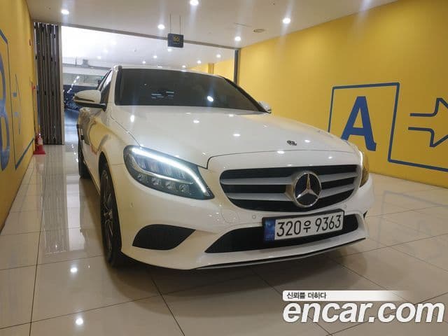 Mercedes-Benz C-Class 2019 — ფოტო 5/20