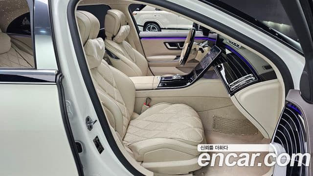 Mercedes-Benz S-Class 2021 — Photo 16/31