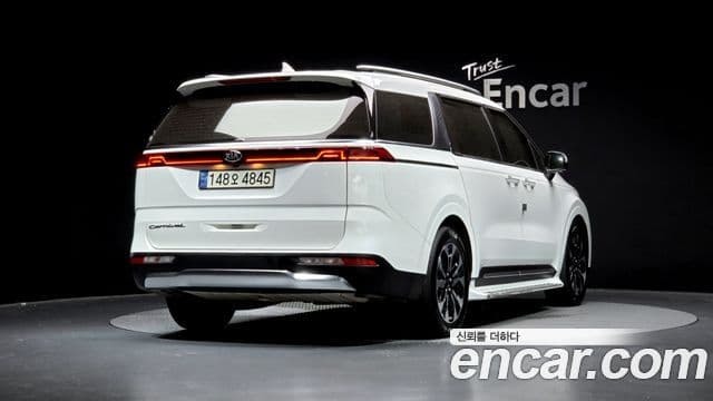 Kia Carnival 2021 — ფოტო 2/20