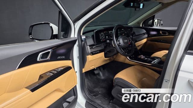Kia Carnival 2021 — ფოტო 10/20