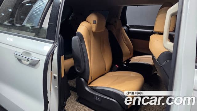 Kia Carnival 2021 — ფოტო 12/20