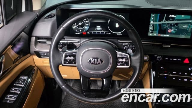 Kia Carnival 2021 — ფოტო 13/20