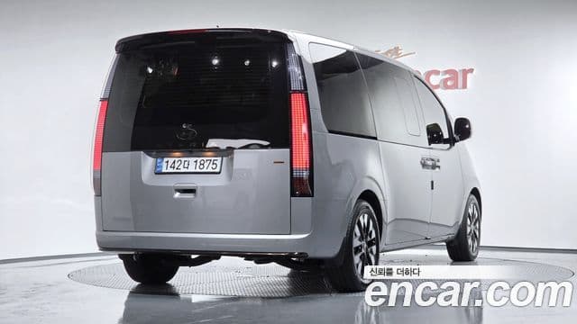 Hyundai Staria 2025 — Фото 2/20