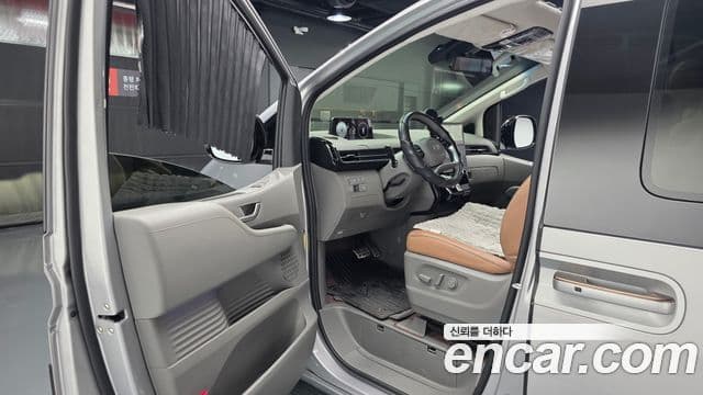 Hyundai Staria 2025 — Фото 10/20