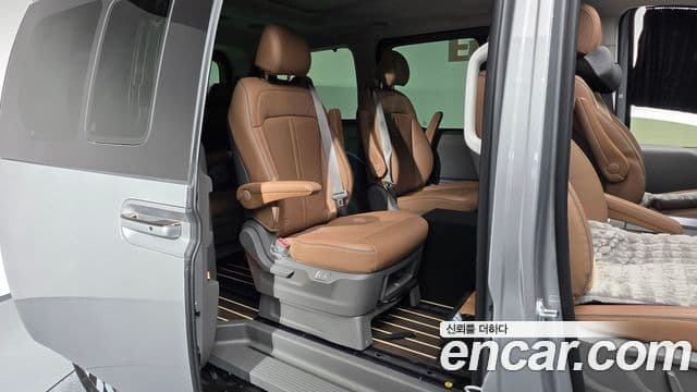 Hyundai Staria 2025 — Фото 11/20