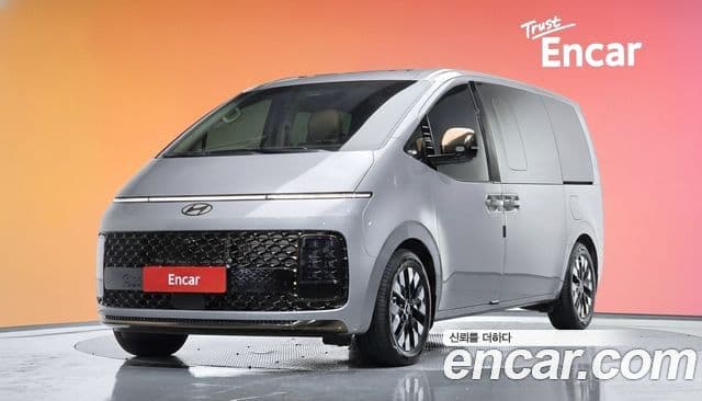 Hyundai Staria 2025 — Фото 1/20