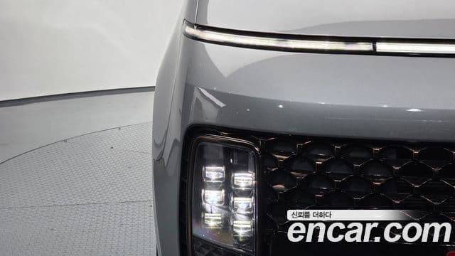 Hyundai Staria 2025 — Photo 10/33