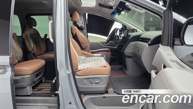 Hyundai Staria 2025 — Photo 26/33