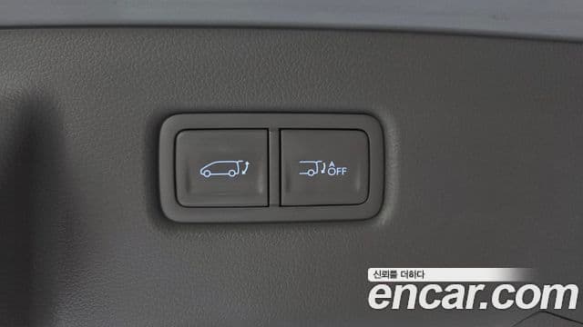 Hyundai Staria 2025 — Photo 18/33