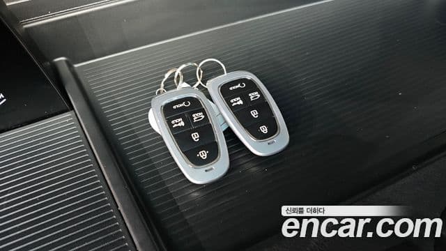 Hyundai Staria 2023 — Şəkil 19/20