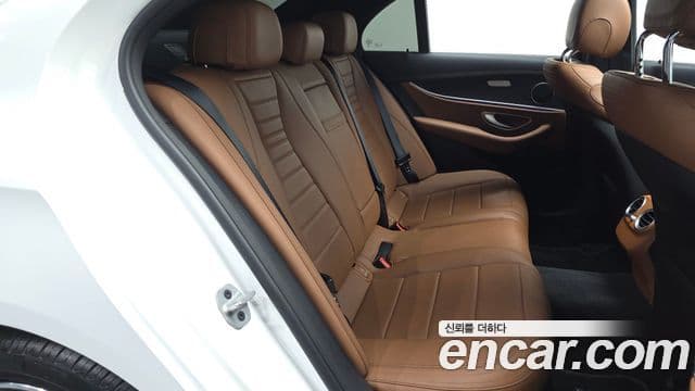 Mercedes-Benz E-Class 2021 — Şəkil 11/20