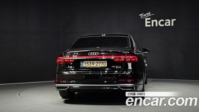 Audi A8 2021 — ფოტო 4/20