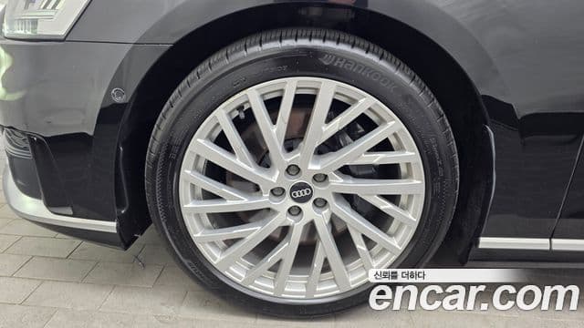 Audi A8 2021 — ფოტო 5/20