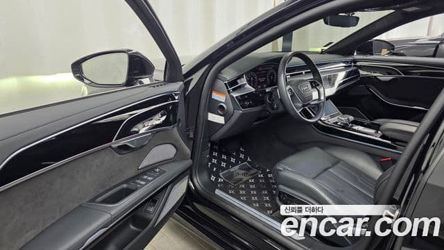 Audi A8 2021 — ფოტო 10/20